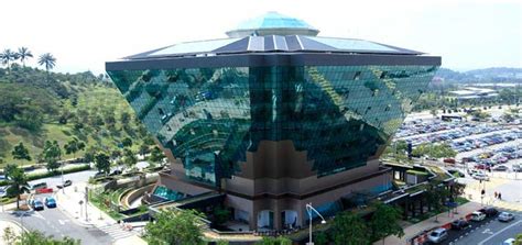 The malaysian kijang emas is the official gold bullion coin of malaysia and is minted by the royal mint of malaysia. Malaysia's Stunning Green Diamond Building Wins Southeast ...
