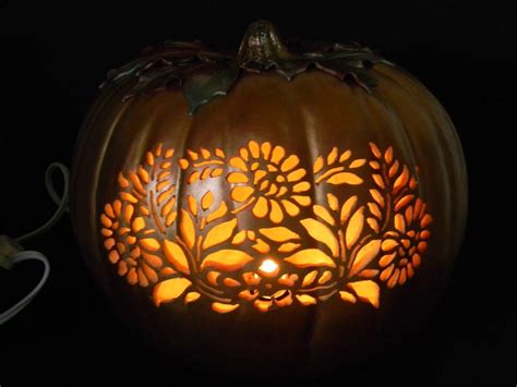 44 Best Lighted Pumpkins Images On Pinterest Carving Pumpkins