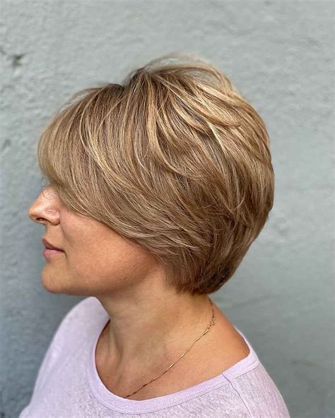 26 Feathered Bob Haircuts That Add Fullness & Movement to Your Hair