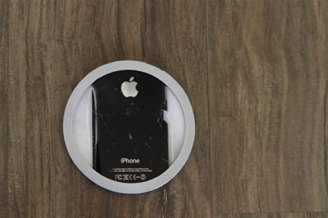 Company Turns Broken Iphones Into Art Pickchur