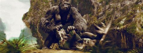Just click the download button and the gif from the and king kong vs godzilla collection will be downloaded to your device. Godzilla vs Kong ya tiene fecha de lanzamiento ...