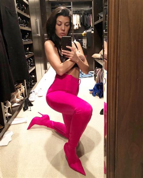 Aug 13, 2021 · no, kourtney kardashian is not pregnant. Kourtney Kardashian shares bathroom selfie on Instagram ...