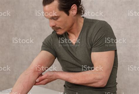 Food Allergy Symptoms Redness Skin Rash Man Scratching An Itch Stock