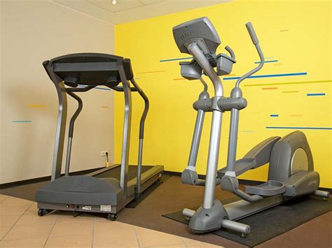 At mercure hotel köln belfortstraße, guests enjoy an indoor pool, a fitness center, and a sauna. Mercure Hotel Köln Belfortstraße