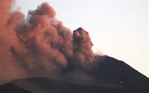 Maybe you would like to learn more about one of these? Etna eruzione oggi 2020: lava e cenere alta 4500 mt