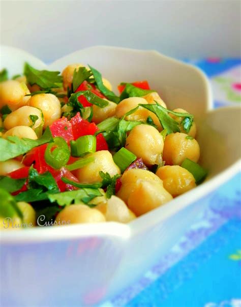 Salade indienne de pois chiches à la coriandre et au cumin