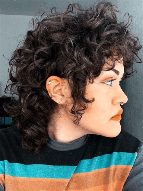 Retro Futurism Curly Hair Women Hairdos For Curly Hair Curly Mullet