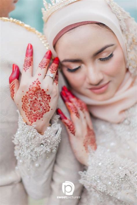 Banyak juga contoh alat musik tersebut yang disampaikan pada artikel ini. 40 Koleksi gambar Design Henna Tangan Cantik 2018