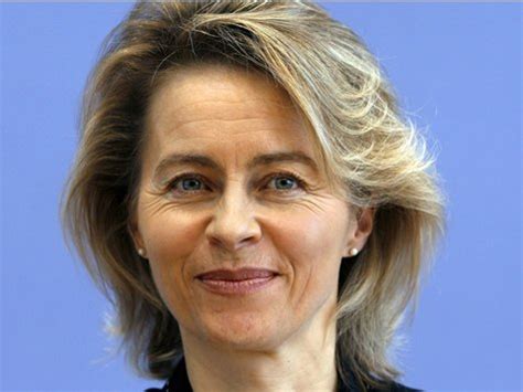 Bundesverteidigungsministerin ursula von der leyen am 20. Frisur Ursula Von Der Leyen | festliche frisuren