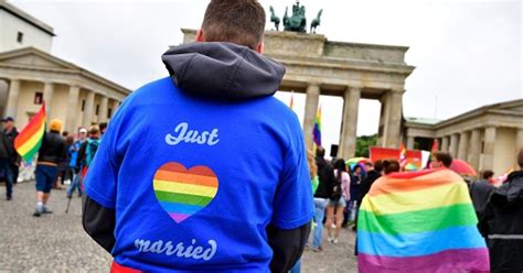 Germany Legalizes Same Sex Marriage After Merkel U Turn Cbs Baltimore