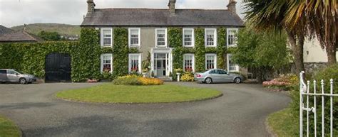 Starboard house is a luxurious 5000 square feet alpine style gated villa, on three acres of mature wooded gardens. CARLINGFORD HOUSE - Carlingfordgetaways.ie