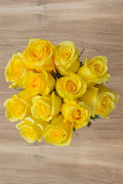 This fits perfectly with the feelings. Wholesale Gold Strike Yellow Roses for Bouquets Online for ...
