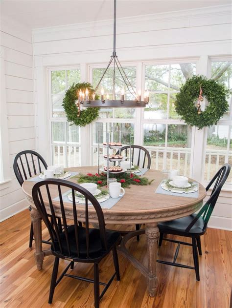 Bed, microwave oven, kitchen table, cupboard, mirror, wardrobe, arm chair, carpet, sofa, fridge, chair, book car, tape recorder, telephone, tv set, cups, picture. Fixer Upper: Renovation and Holiday Decor at Magnolia ...