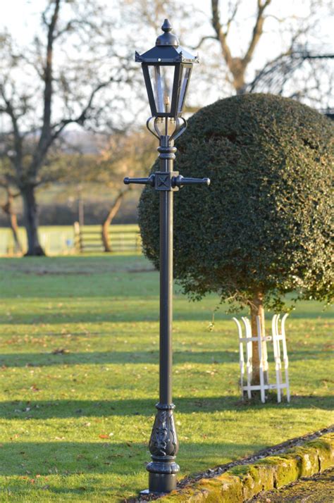 Dark Green Victorian Garden Lamp Post 2.3m