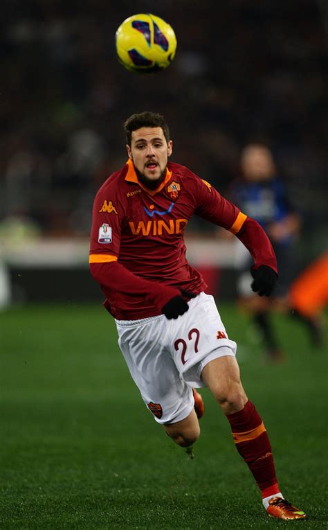 He is the ancestor of rikiya yotsubashi. Destro Fit To Play Against Inter - AS Roma