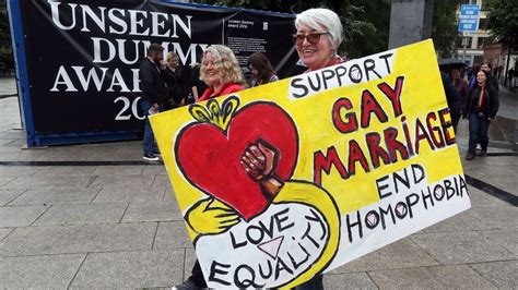 el matrimonio entre personas del mismo sexo será legal en irlanda del norte pese a la oposición