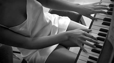 Her Love Sensual Special Music Black And White Bonito Woman Piano Graphy Hd Wallpaper