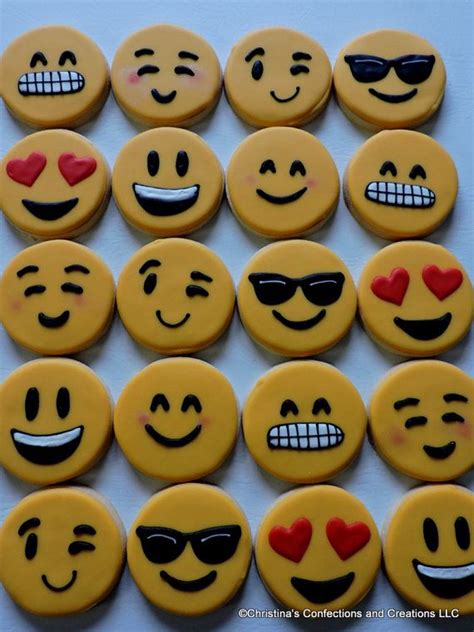 Hand Decorated Emoji Sugar Cookies 2452 Cookies Personalizados