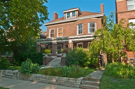 They are owned by a bank or a lender who took ownership through foreclosure proceedings. Hyde-park Chicago Real Estate Apartments for Sale, Rentals ...