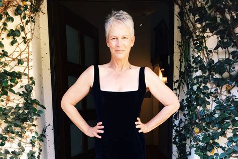 Последние твиты от jamie lee curtis (@jamieleecurtis). Jamie Lee Curtis explains how gamers can win her black ...