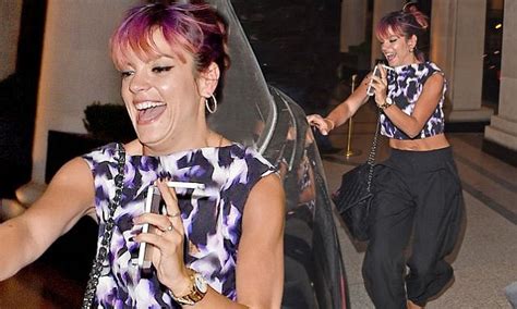 Lily Allen Has Unflattering Facial Expression As She Dashes To A Car Daily Mail Online