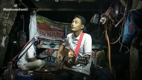 Jun 06, 2021 · inilah chord gitar dan lirik lagu yang berjudul 'wegah kelangan' yang dinyanyikan oleh nella kharisma. GEDE ROSO ABAH LALA COVER ROMLY AKUSTIK - YouTube