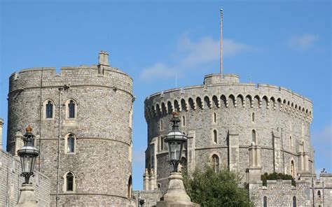 Buckingham palace has 775 rooms. Buckingham Palace And Windsor Castle Tour From London