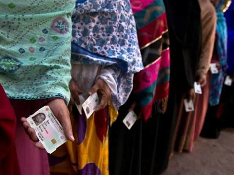 Apr 19, 2019 · nusrat jahan rafi, seorang perempuan di bangladesh dibakar sampai mati karena melaporkan pelecehan seksual kepala sekolahnya, tapi ia sempat bicara sebelum meninggal Pemilu Bangladesh Rusuh, 4 Tewas - JoSS.co.id