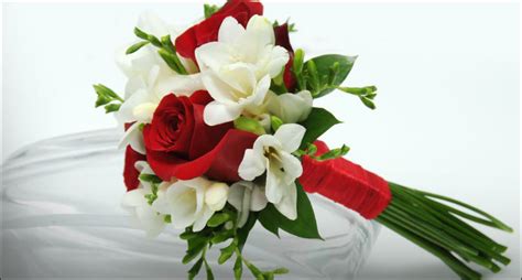 May 03, 2021 · stephanotis is often considered the wedding flower as it symbolizes marital happiness and good luck. How Much Do Wedding Flowers Cost | Floral Trends, DIY ...
