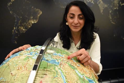 Das herzstück ist ein hochwertiges fortbildungsprogramm für pädagoginnen und pädagogen. MINT und Sprache im interkulturellen Kontext | Service ...