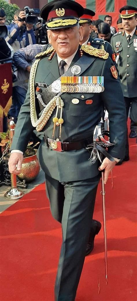 Chief of the india army staff general bipin rawat. How does the uniform of the Chief of Defence Staff in ...