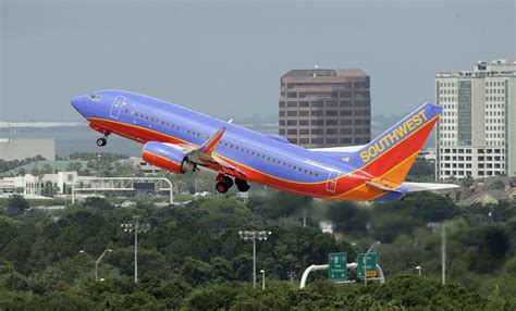Southwest Airlines Passenger Chokes Woman Forces Plane Back To Gate