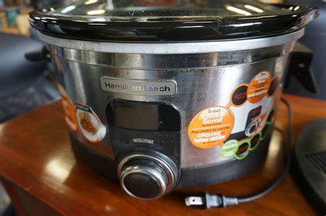 HAMILTON BEACH CROCK POT AND HOLMES HEAT DISH - Big Valley ...