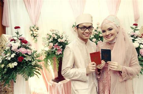 Berisi kata kata mutiara kehidupan, cinta, islam, untuk sahabat, lucu, serta kata mutiara bijak kata kata mutiara indah tentang kehidupan, cinta, dan persahabatan. Ini 8 Kebaikan Taaruf Dibandingkan Berpacaran