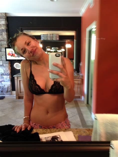 Kaley Cuoco Nude Selfies Vrygestel