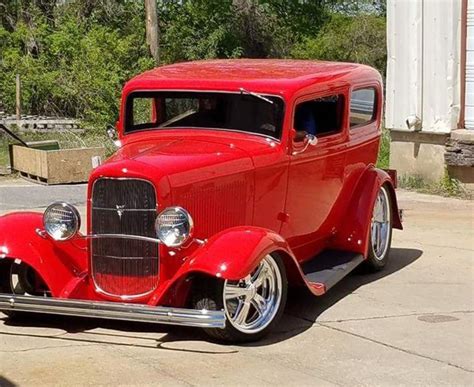A family at the temple. 1932 ford #vehicleinsurance | Cars, Top cars, Custom cars