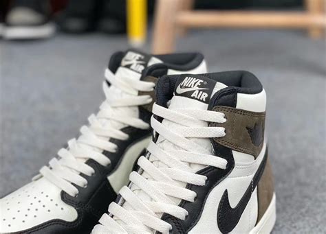 The Air Jordan 1 High Og ‘dark Mocha Is Mega Sneaker Freaker