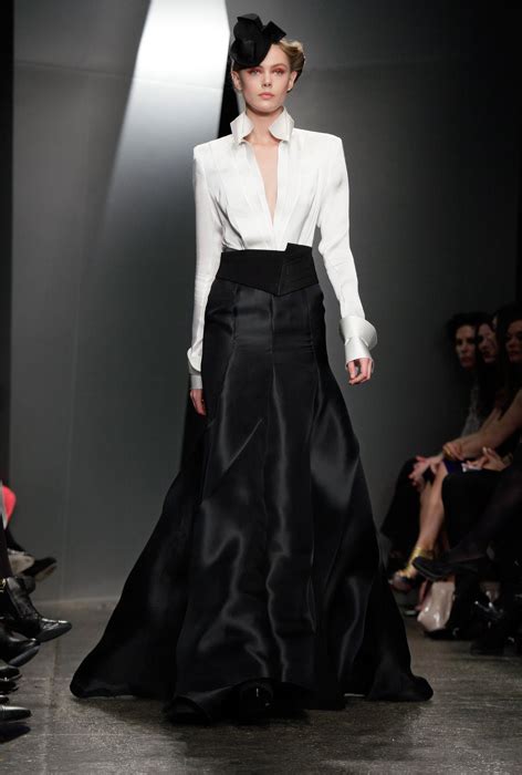Avreste voglia di sentirvi più comoda e spacchi e. Le donne in smoking di Donna Karan - www.stile.it