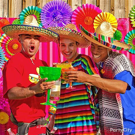 Whether you're hosting a cinco de mayo party, a dia de los muertos gathering or just a merry mexican fiesta, you will find everything you need at oriental trading to make your celebration even spicier. Mexican Party Giant Drinkware Ideas - Party City