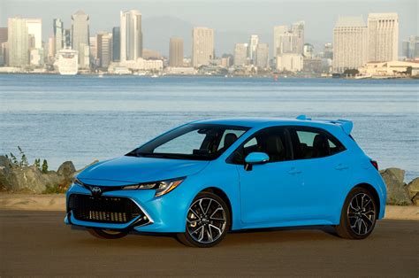Edmunds also has toyota corolla hatchback pricing, mpg, specs, pictures, safety features, consumer reviews and more. 2019 Toyota Corolla Hatchback XSE front side - Motor Trend ...