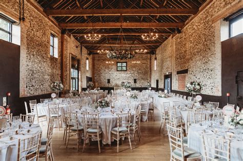 How To Decorate Style Your Wedding Venue Wedinspire