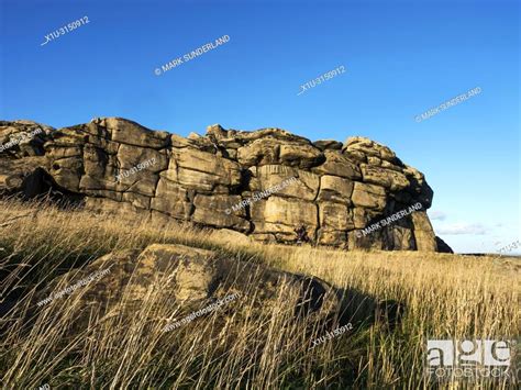 Almscliff Crag Millstone Grit Outcrop Near Harrogate North Yorkshire England Stock Photo
