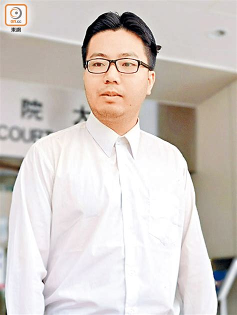 Maybe you would like to learn more about one of these? 涉機場搶警盾 社區主任被控暴動 - 東方日報