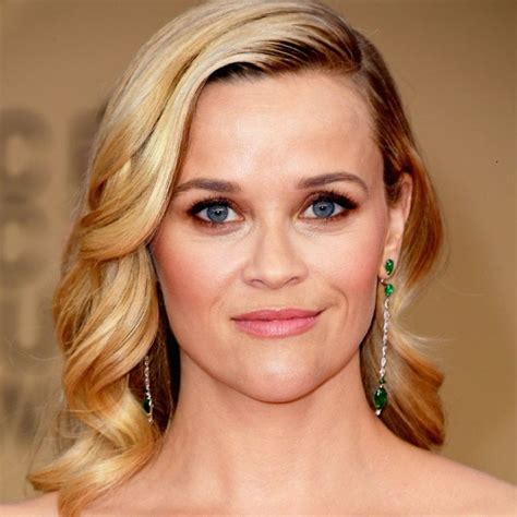 Reese Witherspoon Uses Retinol As Part Of Her Skincare Regime Side Swept Curls Reese