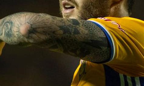 Tattoodo helps you connect to the artist. El jugador de la Liga MX que le pega como Oliver Atom