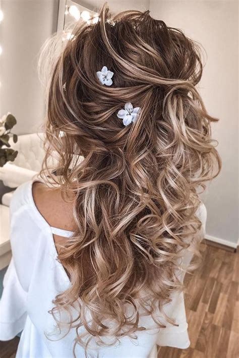Dress up curled locks by pulling them all to one side and accessorizing with a statement pin or comb. Wedding Hairstyles Best Ideas For 2020 Brides | Wedding ...