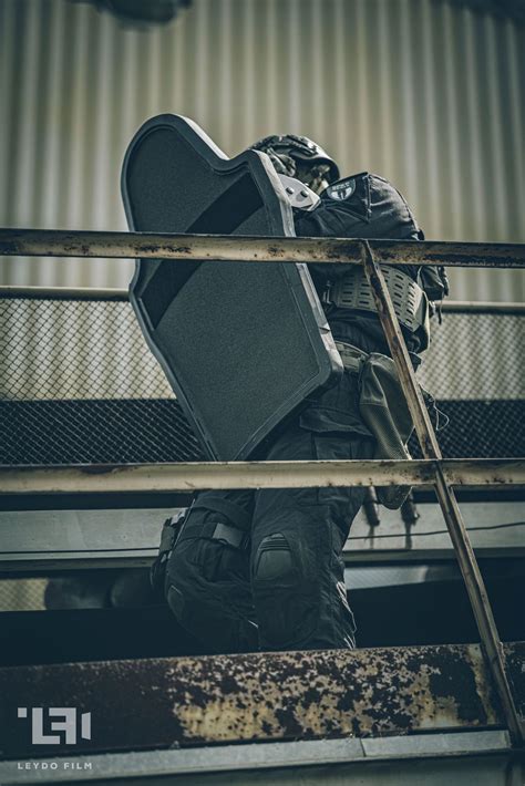 Integris Composites Launches Customizable Ballistic Shields and Vests