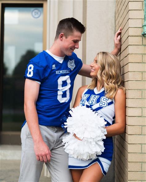 40 Perfect Football Player And Cheerleader Couple Pictures You Dream To