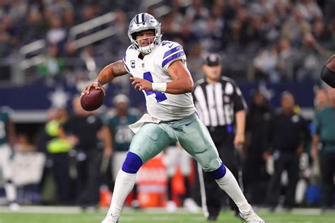 What's with the night game? Thanksgiving Day Football Mid-Day Game: Los Angles ...