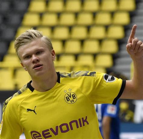 This is the national team page of borussia dortmund player erling haaland. Haaland sorgt für Bundesliga-Torpremiere nach Corona-Pause ...